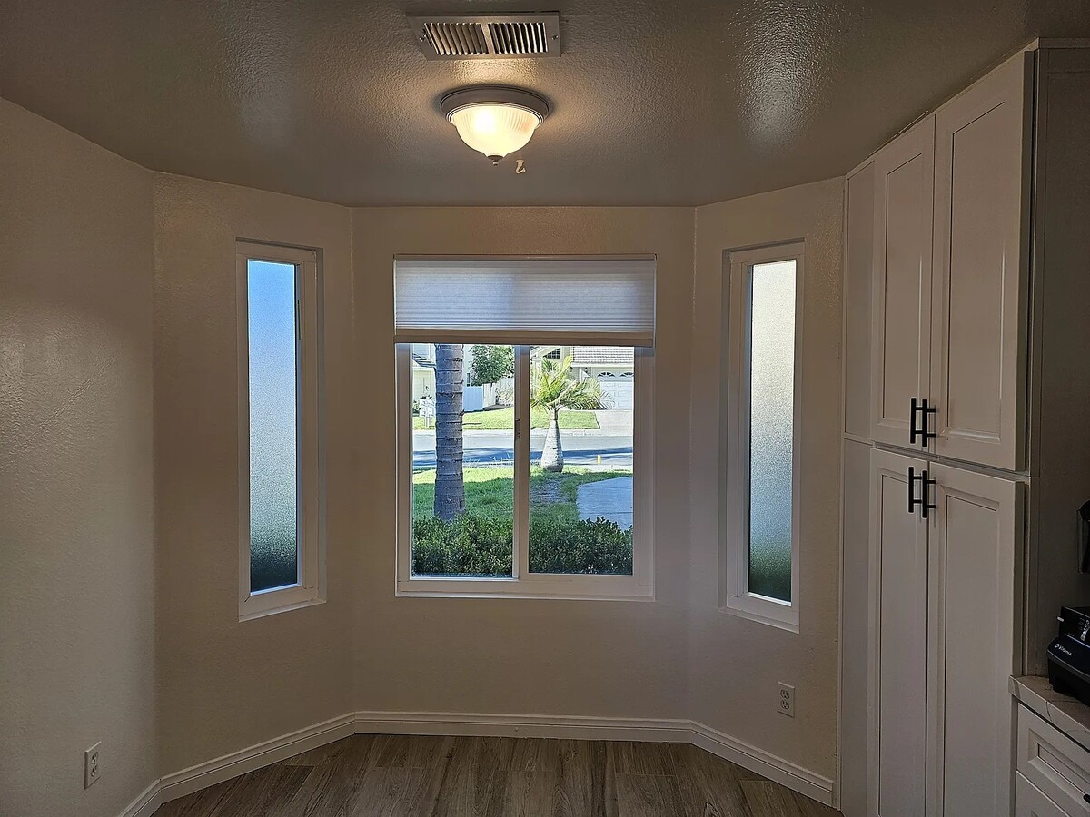 Photo - 12033 Eastbourne Rd