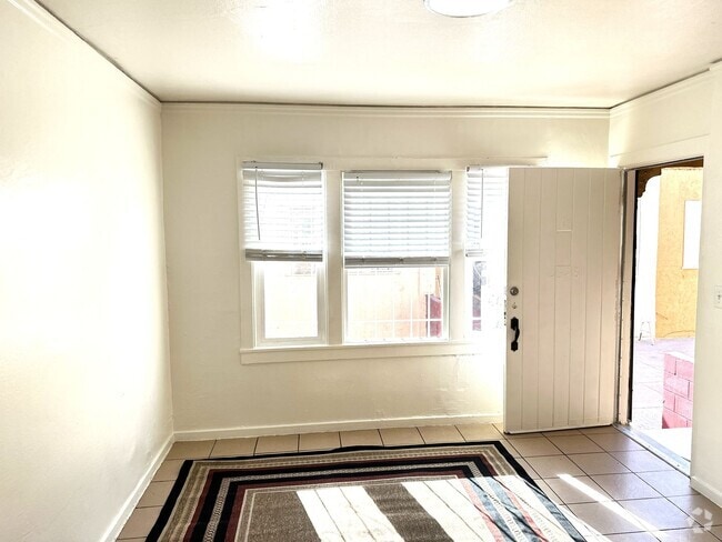 Building Photo - 2648 Unit D Rental