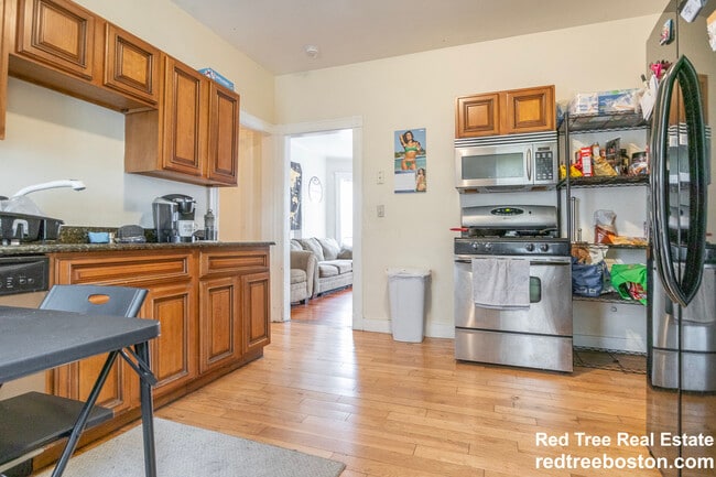 Photo - 2 Elton St Unit 1