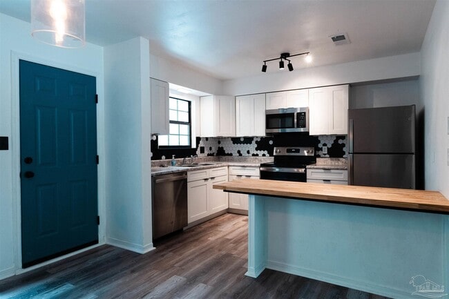 Photo - 1156 Signal Hill Ln