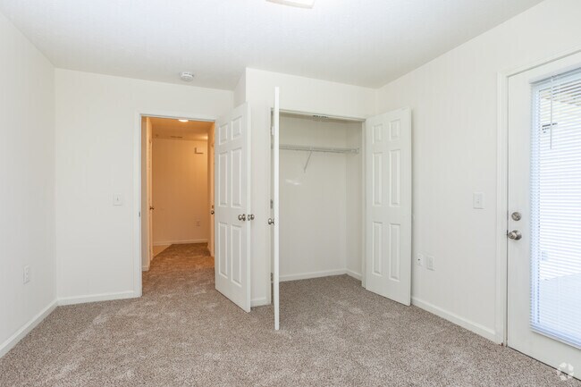 1BR, 1BA - 680SF - Bedroom