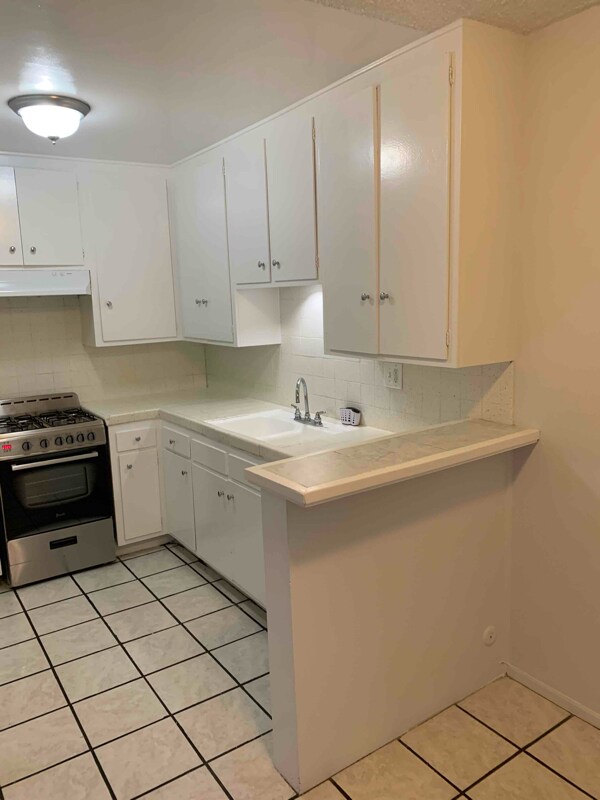 Building Photo - 20957 Bryant St Rental