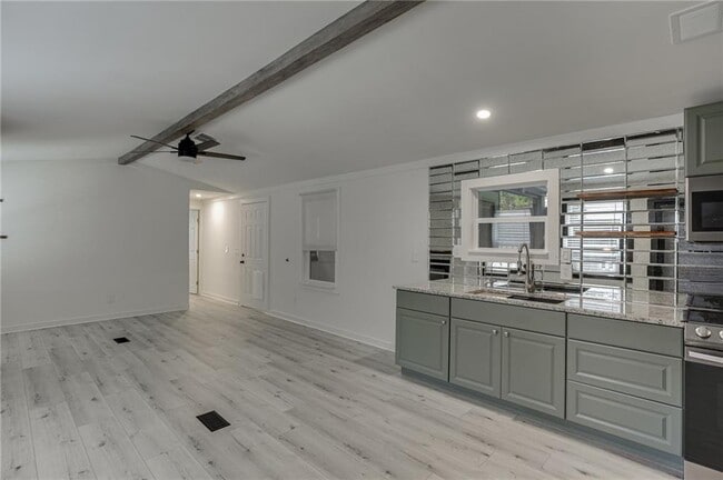 Photo - 3685 Fir Dr