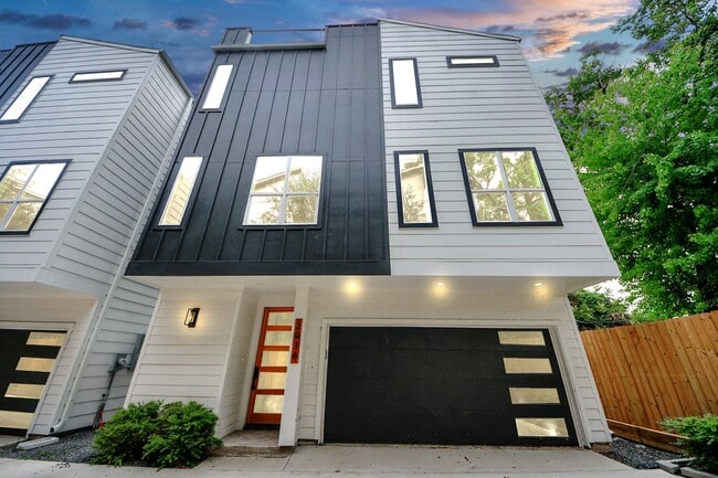 Building Photo - 2016 Blodgett St