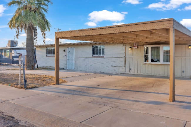 Photo - 1908 E Lynne Ln