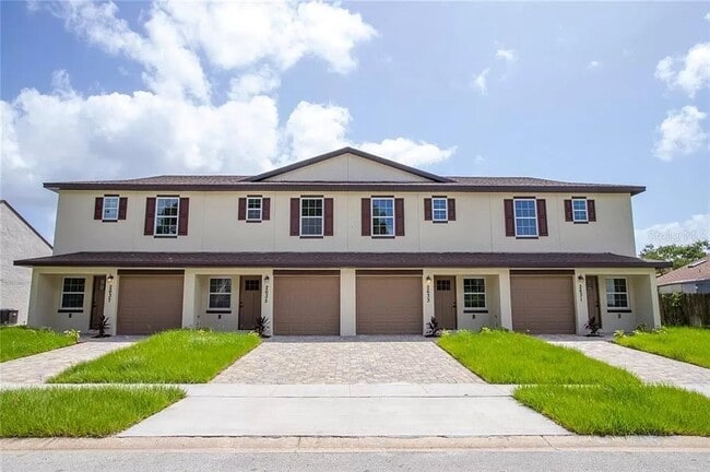 Building Photo - 2633 Hunt Club Ln