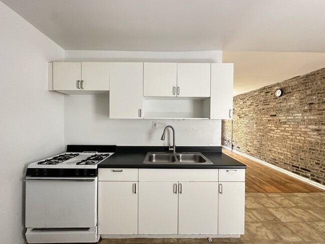 Photo - 2332 N Spaulding Ave Unit A2