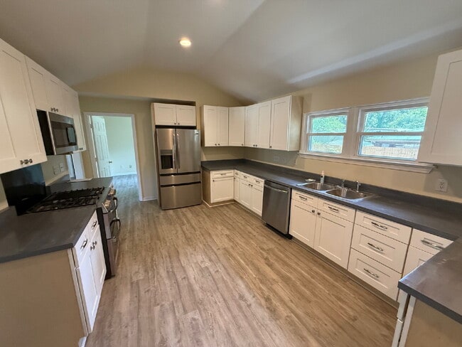 Photo - Nice 5 bedroom , 3 bath home located in Mobile.

$75 per applicant