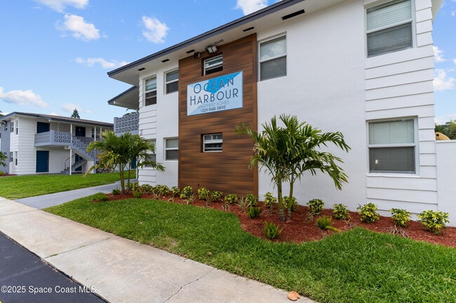 Building Photo - 1029 Park Dr Unit 32