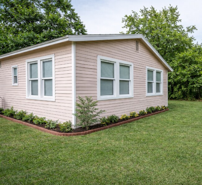 Photo - Spacious Cozy Home in Eastlawn