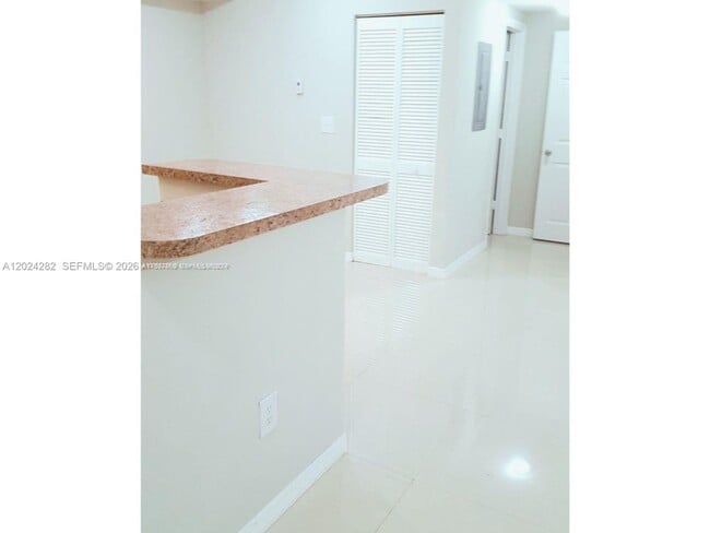 Photo - 220 SW 116th Ave Unidad 15203