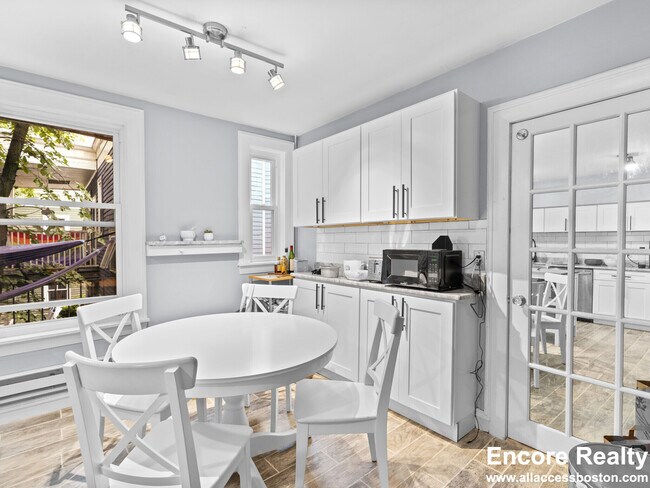 Photo - 42 William St Unit 4