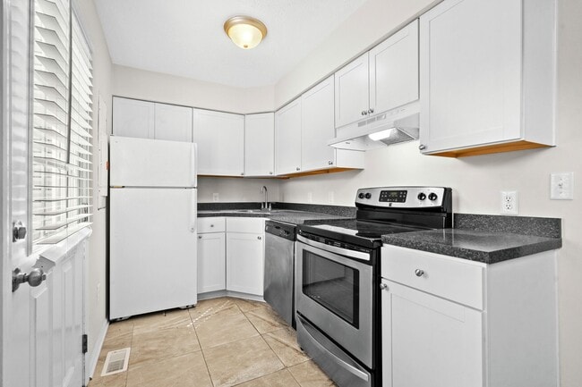 Photo - 8 Blocks to the Beach!!