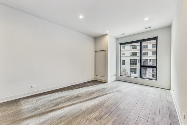 Photo - 847 N Larrabee St Unit 4R