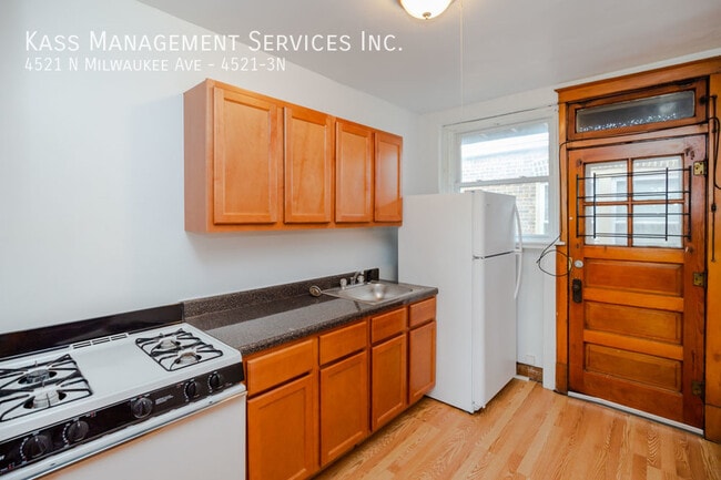 Building Photo - 4521 N Milwaukee Ave Unit 4521-3N