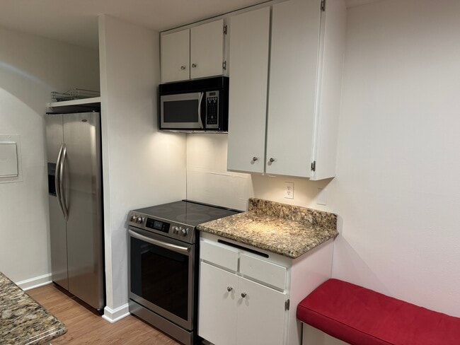 Kitchen #2 - 1707 Pacific Coast Hwy Unit Hermosa Surf Condo