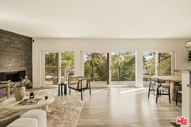 2753 La Cuesta Dr