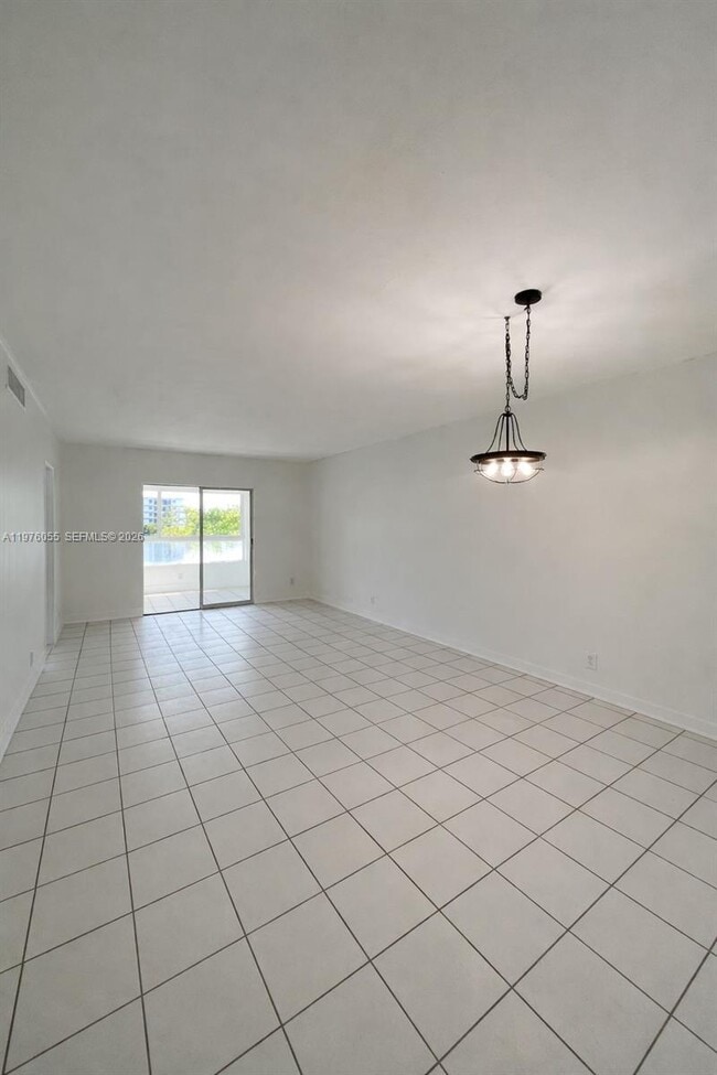 Photo - 19255 NE 2nd Ave Unidad 2224