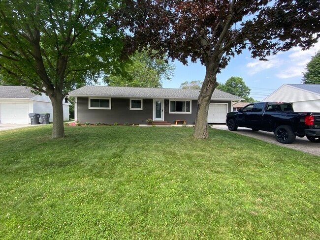 Building Photo - 3118 31st St S