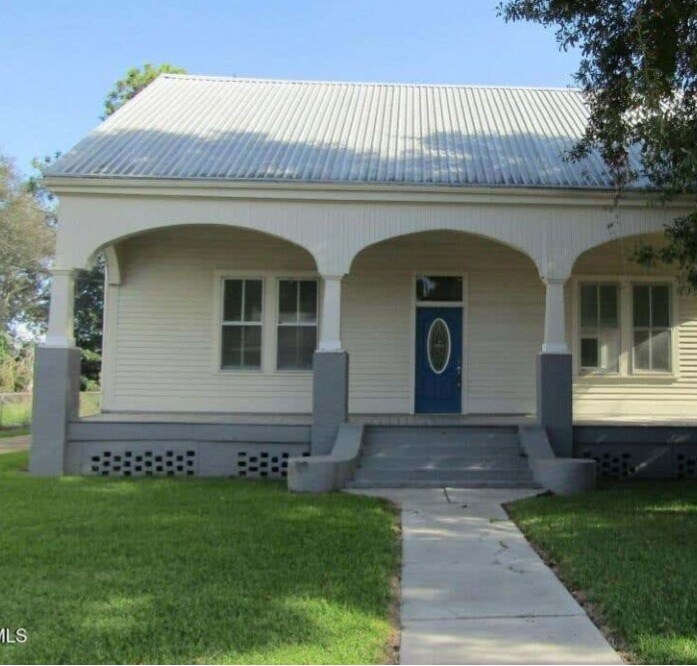 Photo - 617 Julia St