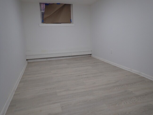 Photo - 663 E 94th St Apartamento Unidad 1