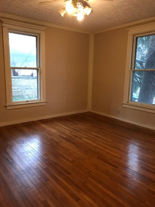 Photo - 405 S Lincoln St