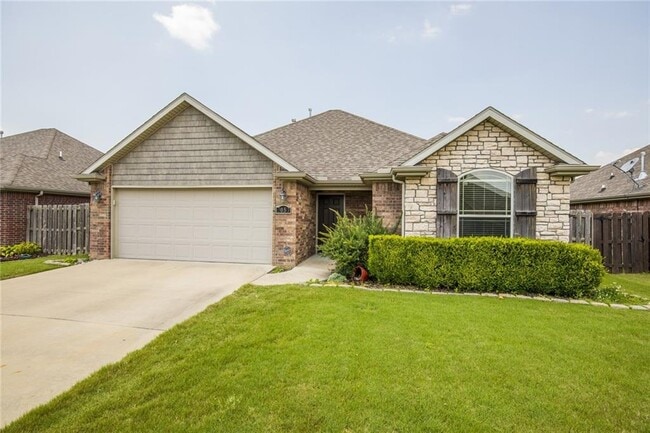 Building Photo - 3057 Azure Ave