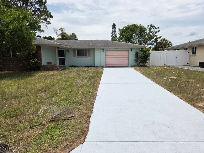 Building Photo - 7910 Lilac Dr