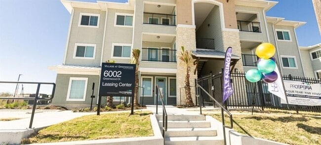 Building Photo - 6002 Greenwood Dr Rental