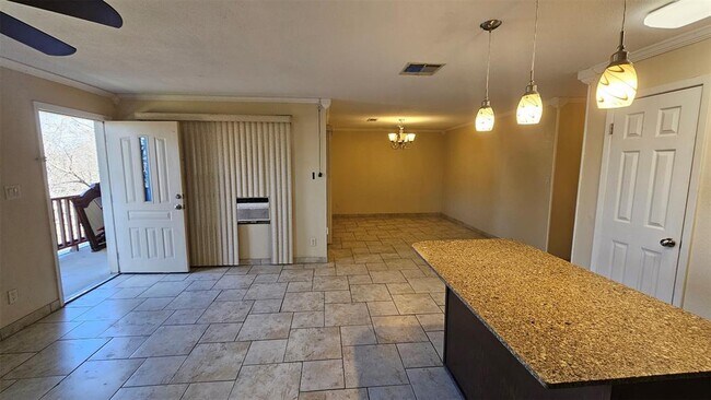 Photo - 170 Interstate Dr Unit A