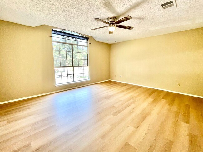 Photo - House For Lease in Milwood