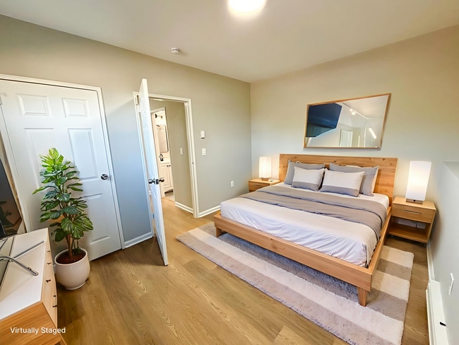 Photo - 693 Washington St