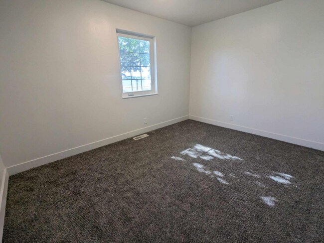 Photo - 1760 N 400 E