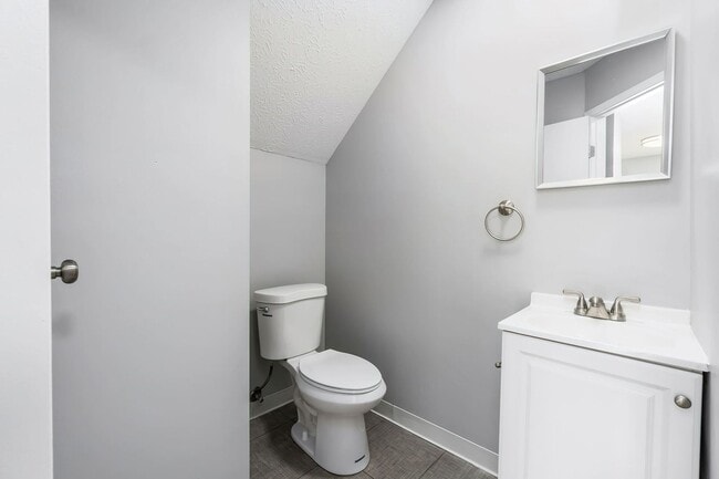 TOWNHOMES AT MCNAUGHTEN