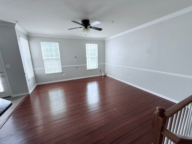 Photo - 2923 Lomond Pl