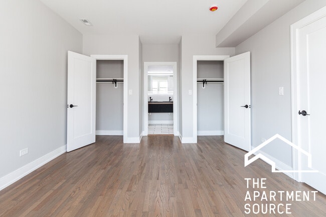 Photo - 1241 W Carmen Ave Unit 3e