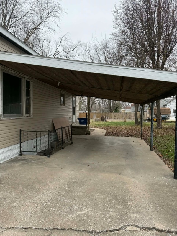 Photo - 313 E 4th St