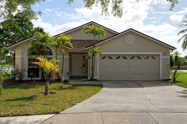 Building Photo - Single Family Home in Hunters Creek