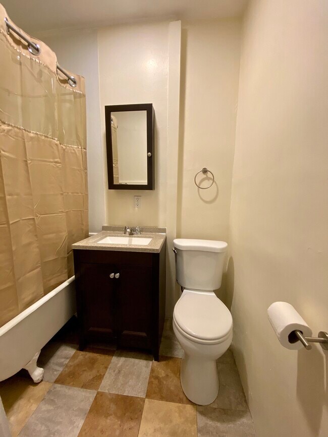 7 Rose St Apartments Haverhill, MA