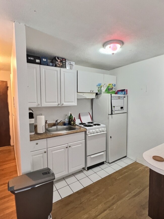 Building Photo - 1039 Commonwealth Ave Rental