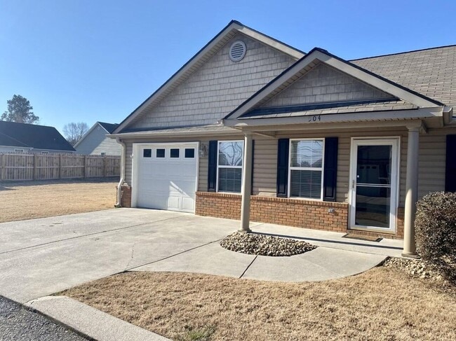 Photo - 504 Cedar Creek Dr