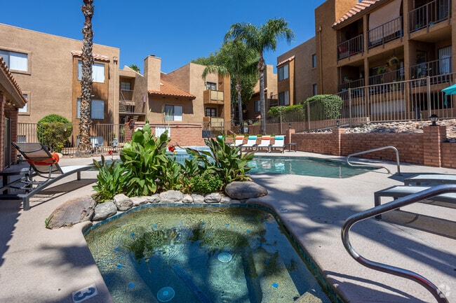 Spa - Catalina Crossing Apartments