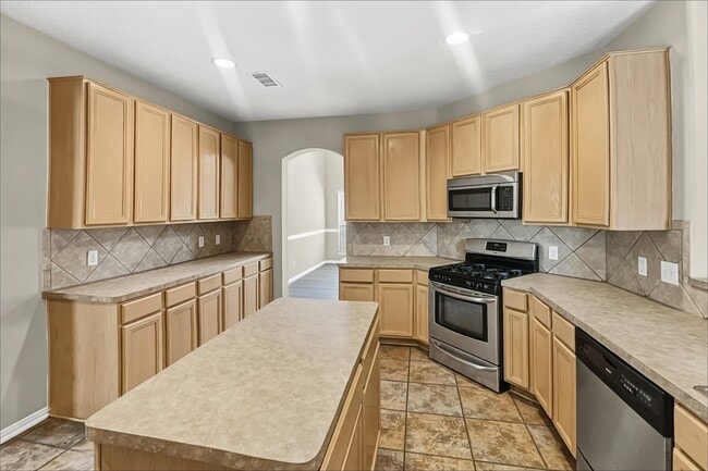 Photo - 710 Single Pine Ct