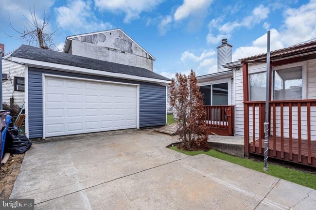 Photo - 210 Kossuth St