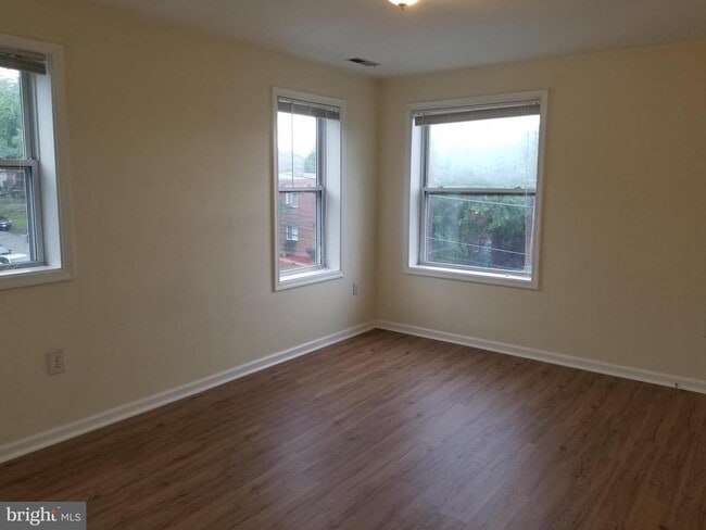 Building Photo - 3865 Halley Terrace SE Unit 304 Rental