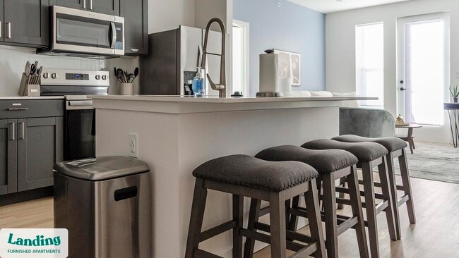 Photo - 650 N Main St Unidad 300