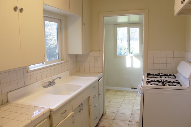 Photo - 278 W Ave L Unidad Front House