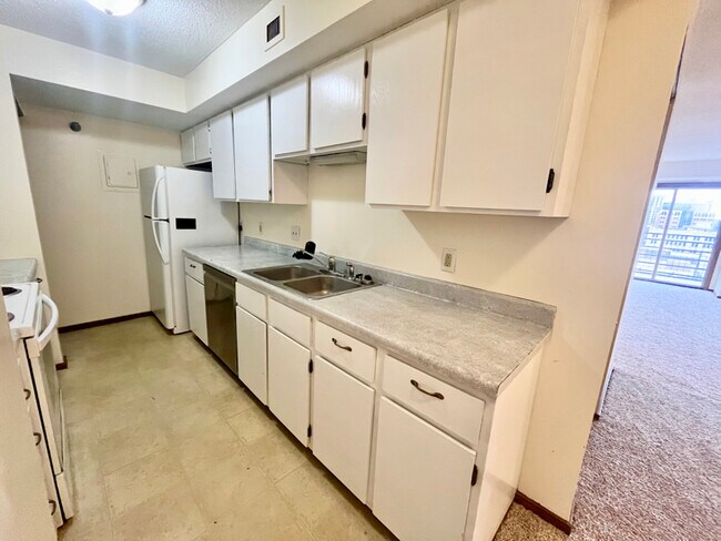 Photo - 26 W 10th St