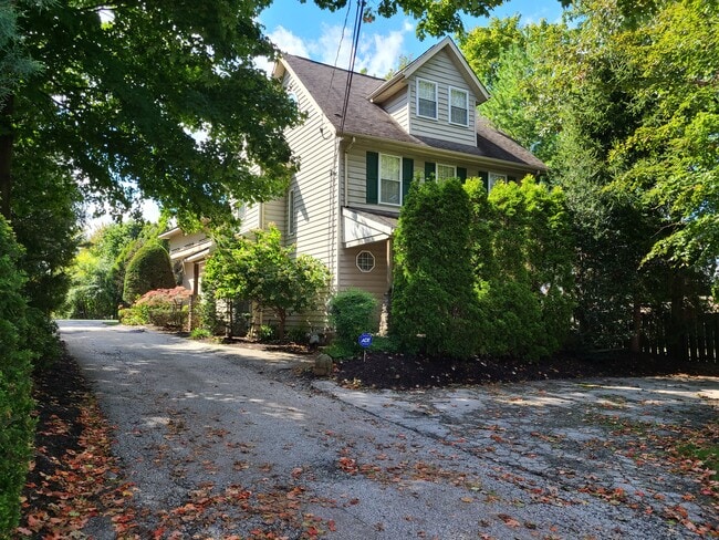 Photo - 18 S New Middletown Rd