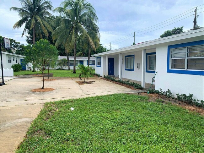 Photo - 140 NW 40th St Unidad 232